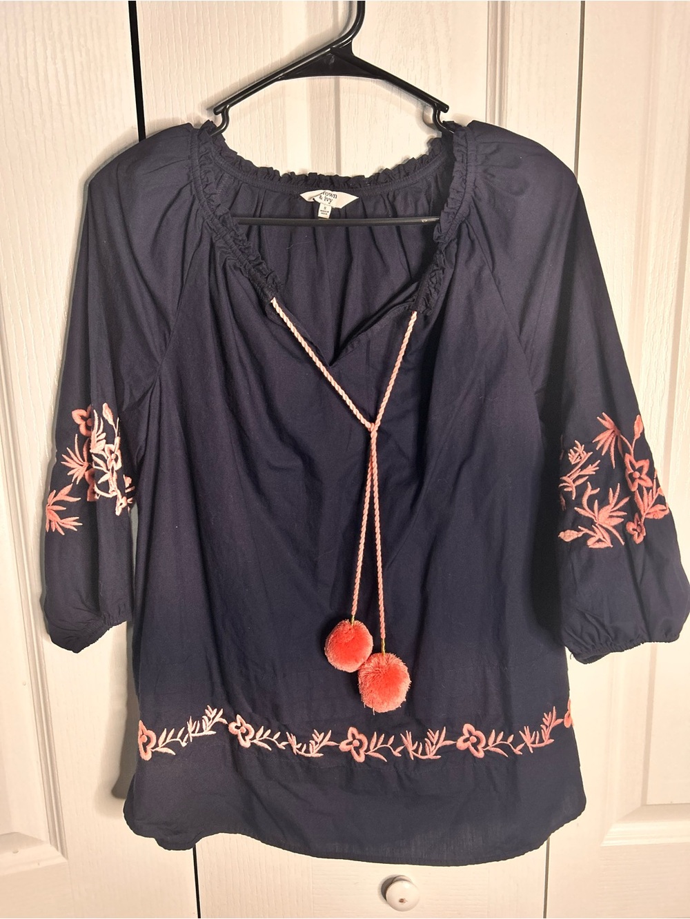 Crown & Ivy‎ Women’s Small Navy Embroidered Peasant Top Pink Floral Print NWT